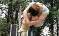 美女你这是什么情况,确定不顾自己的死活吗? 美女你这是什么情况,确定不顾自己的死活吗?