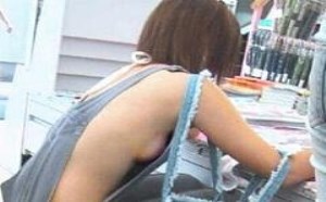 私房照：妹子穿衣服越凉爽，男人们看了就越发烫
