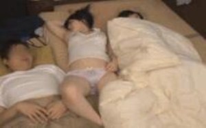 女了全身湿透了！桃子老师和4个学生做爱动态图