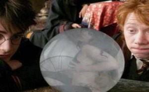 哈利波特你的水晶球能借我用一下吗？很黄的真人动态图
