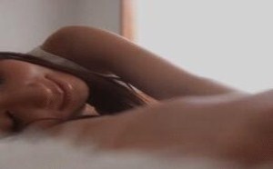 床上的女人 硕士女友在隔壁被学弟干做爱动态图
