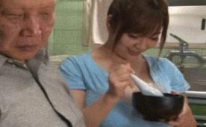 不看后悔动态图355期：公公吃bb熟女黑丝美女