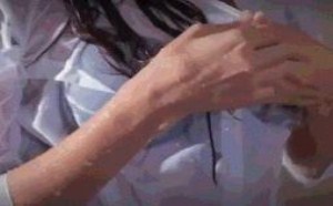 湿透了我的心！比基尼美女热舞高清视频
