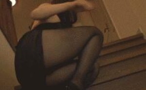 走光了美女上楼梯图片大全