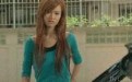 美女砸男朋友车还留下子信物_扒衣党