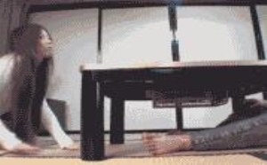 日本学姐吃鸡鸡的妹妹扒衣党动态图