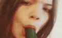 美女舌头舔黄瓜销魂恶搞动态搞笑图片
