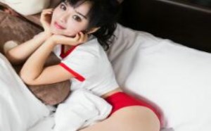 混血美女撅起光屁屁诱人写真 清新怡人高颜值图片