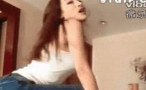 性感少妇发骚动态图片 姿势太撩人