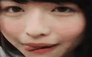 美女羞羞舔舌头的动态图片27报
