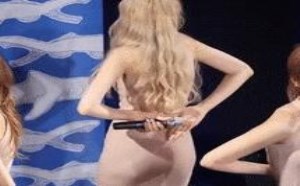 美女后入式翘臀舞蹈让你大胆进入