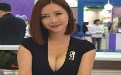 MM的胸部两坨白肉好性感 包不住的诱惑