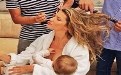 爱美是女人的天性 哺乳期的妈妈也不忘爱美