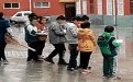 一群在学校不听话的孩子被挨打,快看有你家孩子没 一群在学校不听话的孩子被挨打,快看有你家孩子没