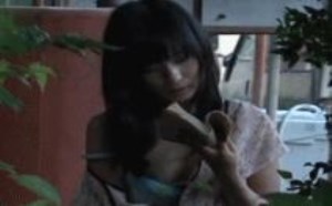 日本女学生看黄色小说自慰gif动态图