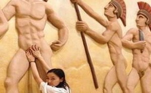 好无节操的女汉子，看到男人就忍不住摸上去