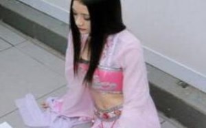 这里从哪里朝代穿越过来的美女