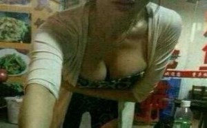 色妹妹：美女的豆腐一定很好吃