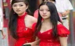 爆笑gif图：给老娘滚出来，你个挨千刀的