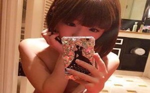 美女脱衣图：妹子你穿衣服了吗？