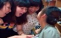 妹子们看你们惊讶样,难道大姐的长得和你们不一样? 妹子们看你们惊讶样,难道大姐的长得和你们不一样?