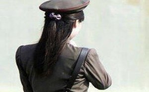 流氓图片：美女这招太好了 可惜用在哥们身上了！