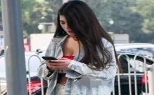 美女穿全透明的衣服更性感更好看哦