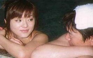 全球针对女性奇葩风俗：日本流行浴池约会裸体相亲