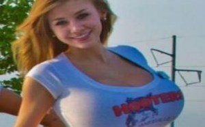 36d的胸围美女就是这样的自信迷人