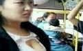 妹子别把迷人大胸暴露出来 小哥哥都流鼻血啦