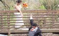 兄弟拍个婚纱照用得着这么拼命吗？