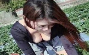 我也好想和美女一起栽草莓啊！