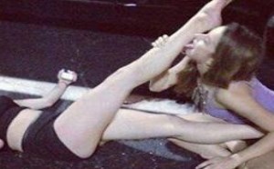 妹子是不是有用舌头舔人的洁癖，还是同性恋