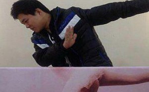 骚年跳出来的超级性感的骚舞蹈