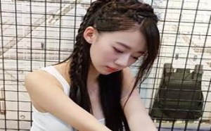 美女也好手枪这一手，和男人有得一拼了
