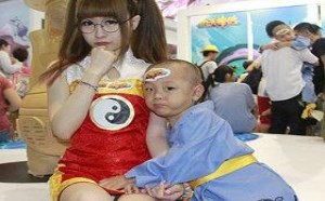 美女姐姐，这里可不能随便给人看的哦，快遮住