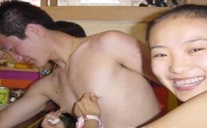 女子也好色，色起来男人都扛不住