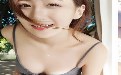 美女脱衣图：rosi小莉的项链真漂亮啊