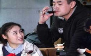 自助餐厅上猥琐男借酒调戏美女 反遭羞辱 2016-12期
