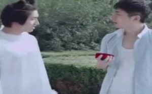 上帝都看不下去如此多的美女围绕在我身边