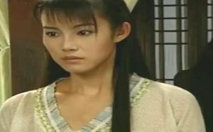 恶霸欺负卖艺美女 却被美女打得头包脸肿