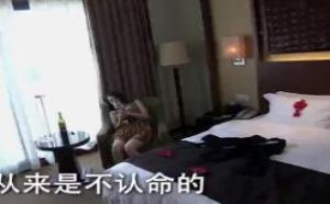 人靠衣装美靠整容，绝色美女竟是唇腭裂女孩整成的